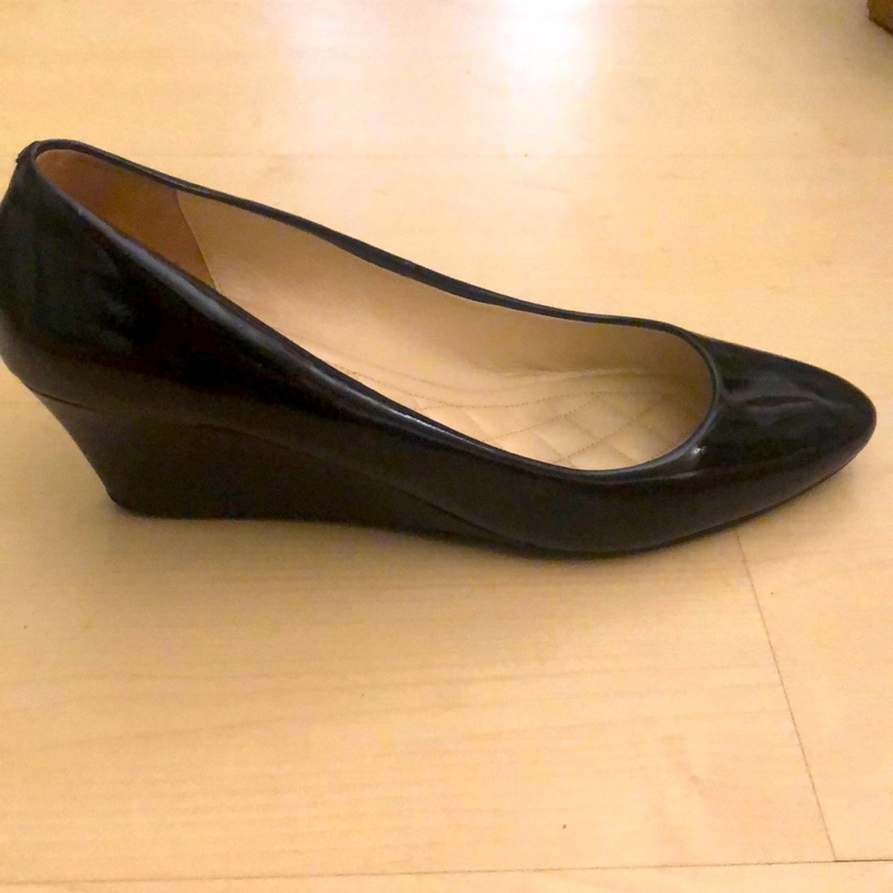 PRACTICALLY NEW Cole Haan patent leather wedges